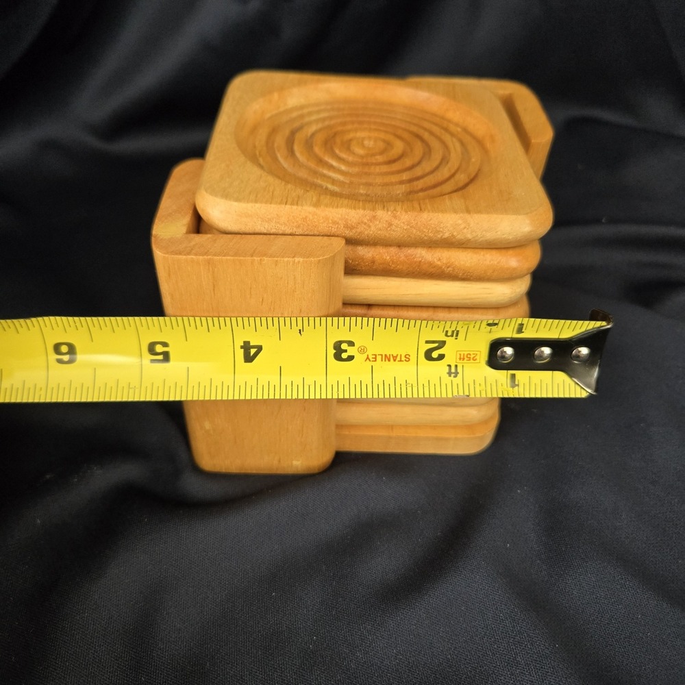 Dolphin Genuine Beechwood Wooden Holder and 8 Coasters Condensation Catch Rings - Picture 11 of 11